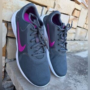Nike Women's Flex Experience Running Shoes in Grey & Pink Sneakers Sz-10.V